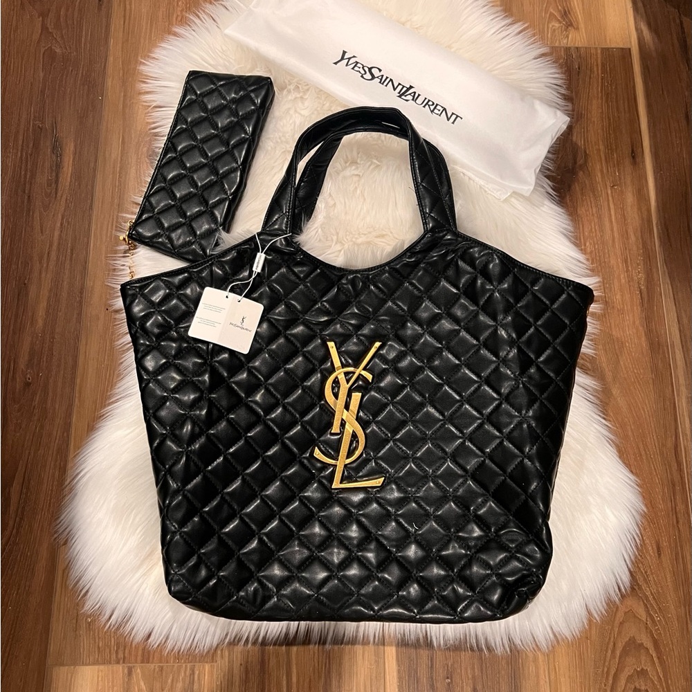 Super cute very large quilted dupe bag with clutch